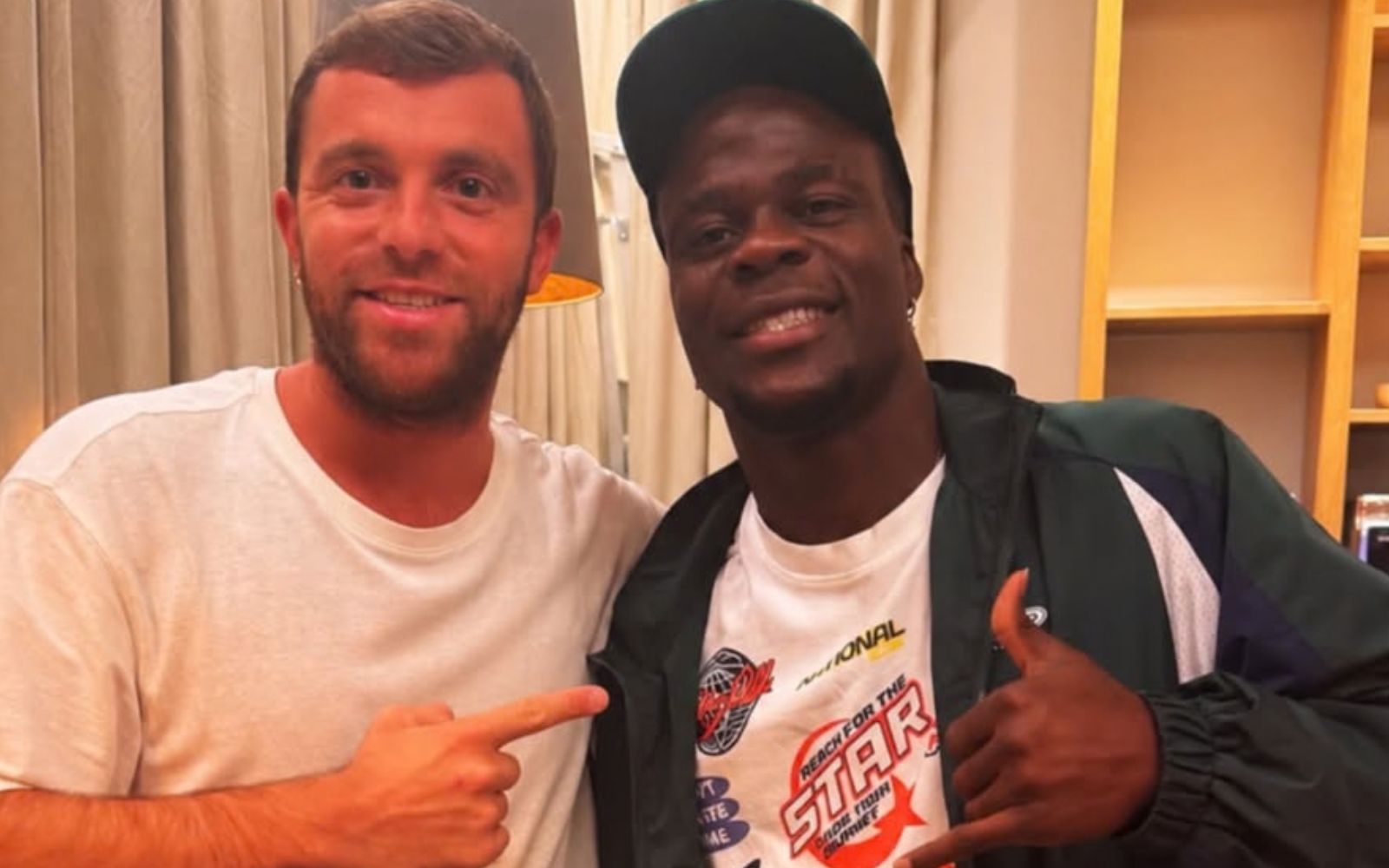 Junior Olaïtan s’affiche avec le célèbre Fabrizio Romano