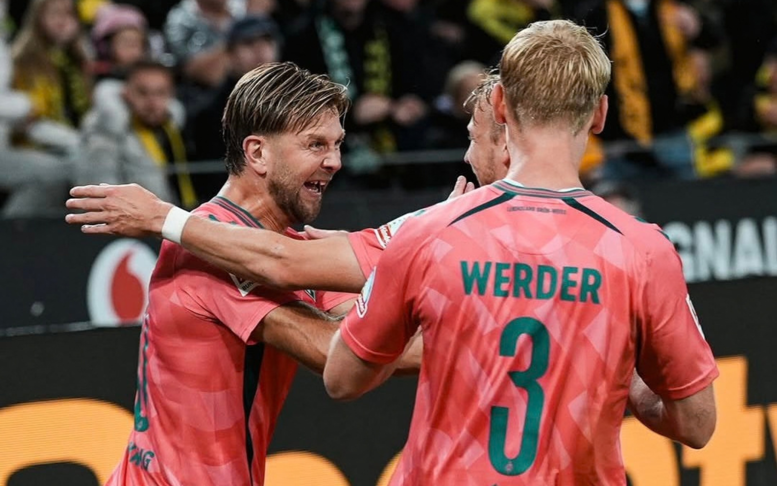 Bundesliga : Dortmund laisse filer deux points