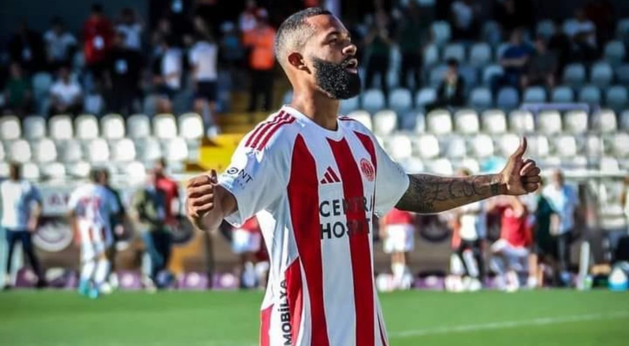 D2 Turquie, J7 : Vidéos des deux buts de Cebio Soukou avec Ümraniyespor