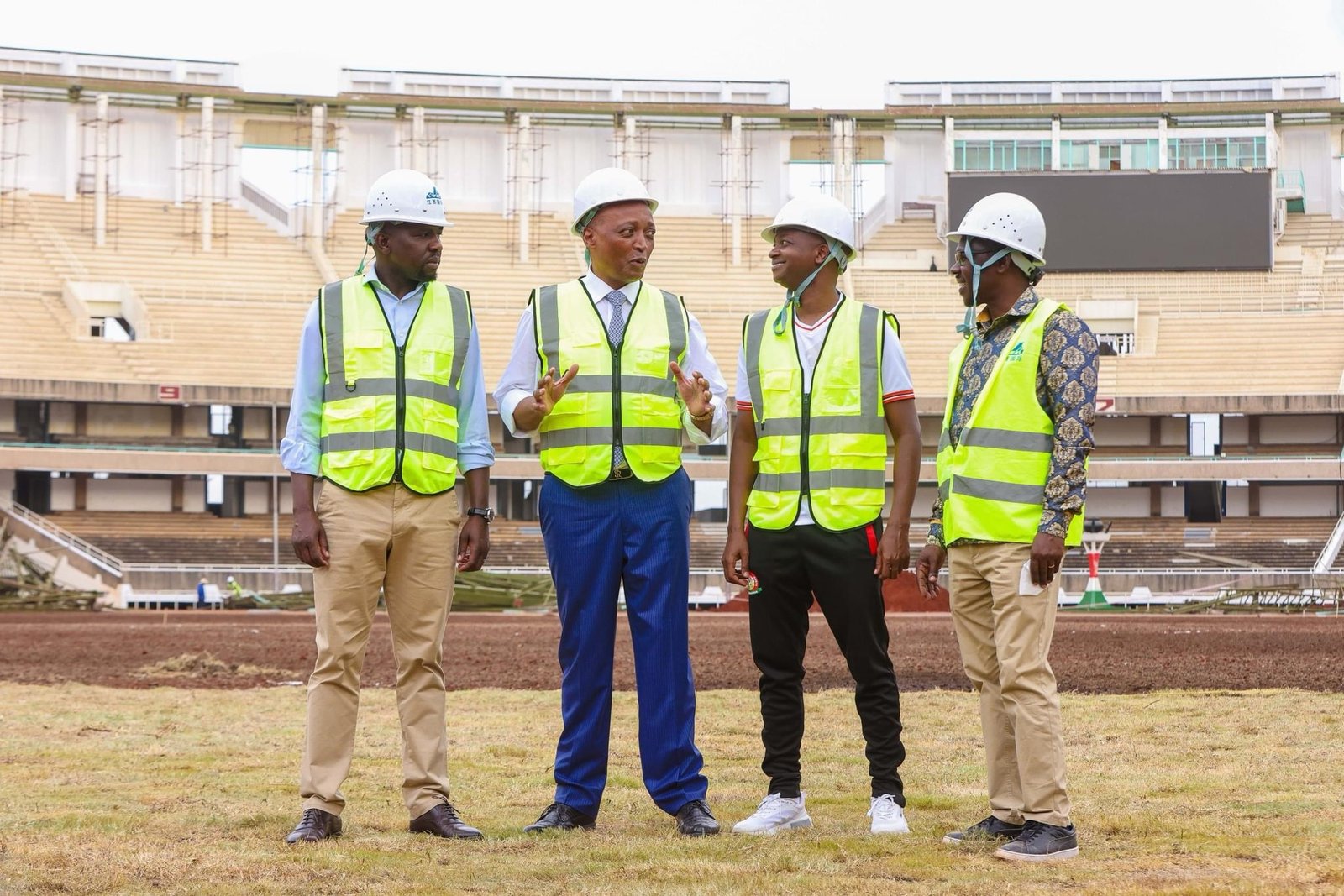 En visite au Kenya, Patrice Motsepe découvre les préparatifs pour la CAN 2027