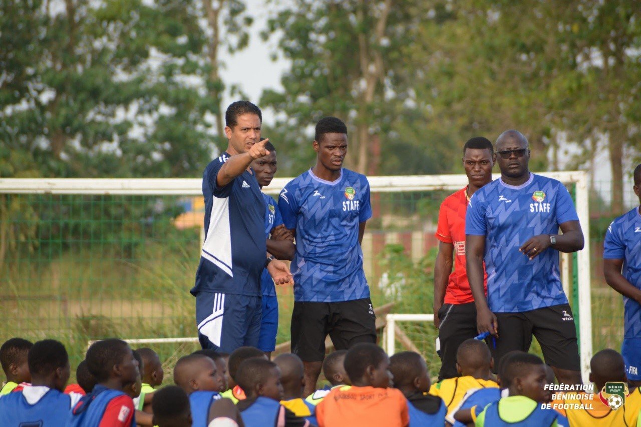 Au Bénin, le stage du projet “Développement des talents” FBF – FIFA se poursuit avec succès