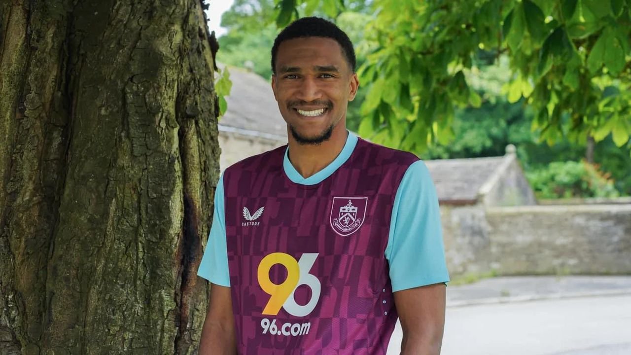 Officiel : Andreas Hountondji signe à Burnley FC