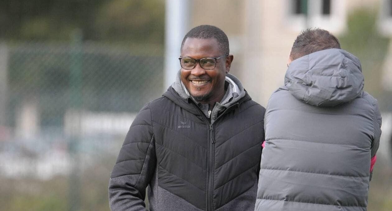 Oumar Tchomogo passe un nouveau cap dans sa carrière d’entraîneur