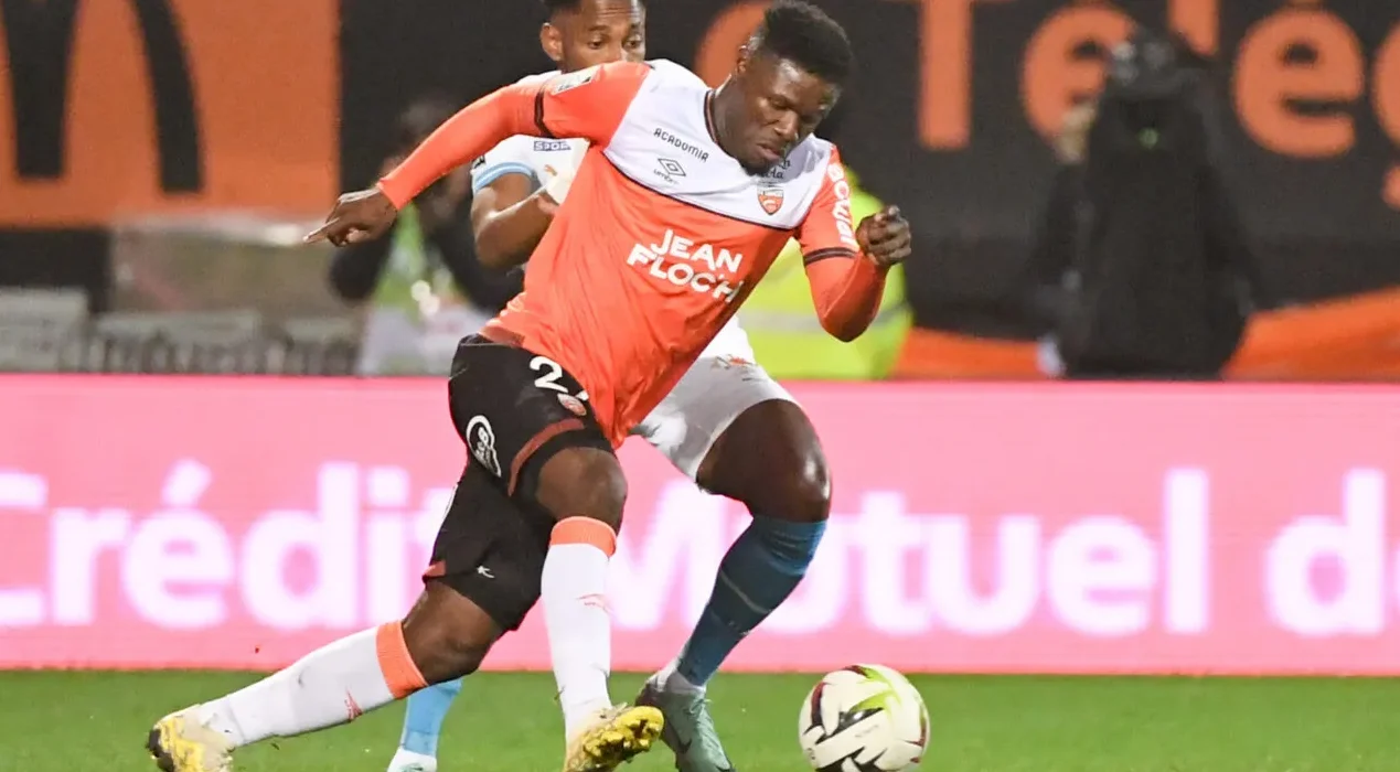 Mercato : Tosin Aiyegun annoncé sur le départ de Lorient FC