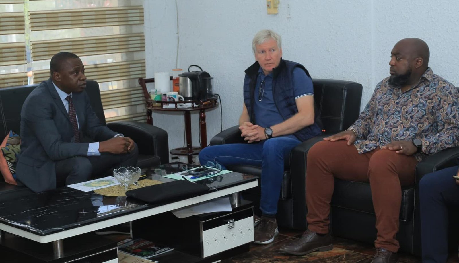Cameroun : La FECAFOOT rencontre enfin Marc Brys et calme complètement le jeu