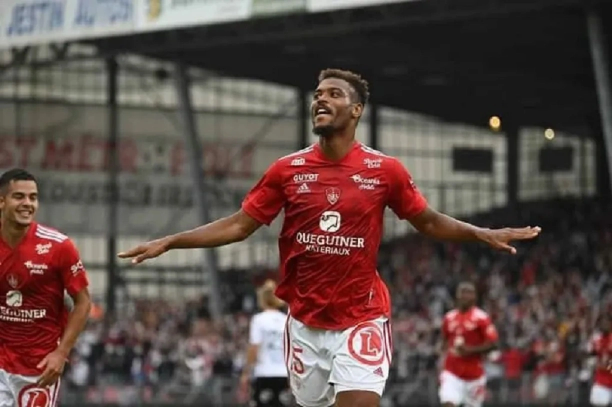 Brest : Steve Mounié face à son avenir, l’aventure pourrait continuer