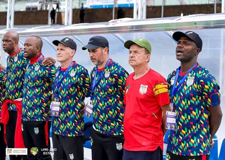 Guépards du Bénin : Gernot Rohr patient pour son salaire, mais pas pour son assistant Moussa Latoundji